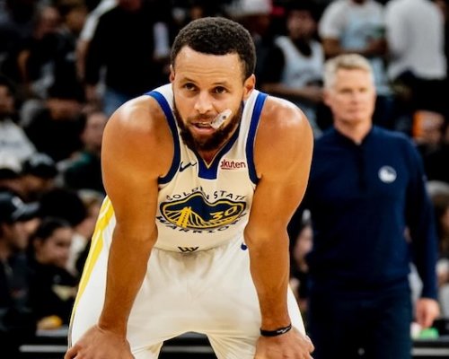 Curry je mimo! I když je stehno lepší než koleno či kotník, pro Warriors to bude měnit úplně všechno, rotace i způsob hry