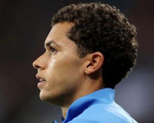 Ronaldinhův potomek chce prorazit v Anglii, tlak slavného jména ho nezajímá: Všechno je to jen hluk, který nemá smysl poslouchat