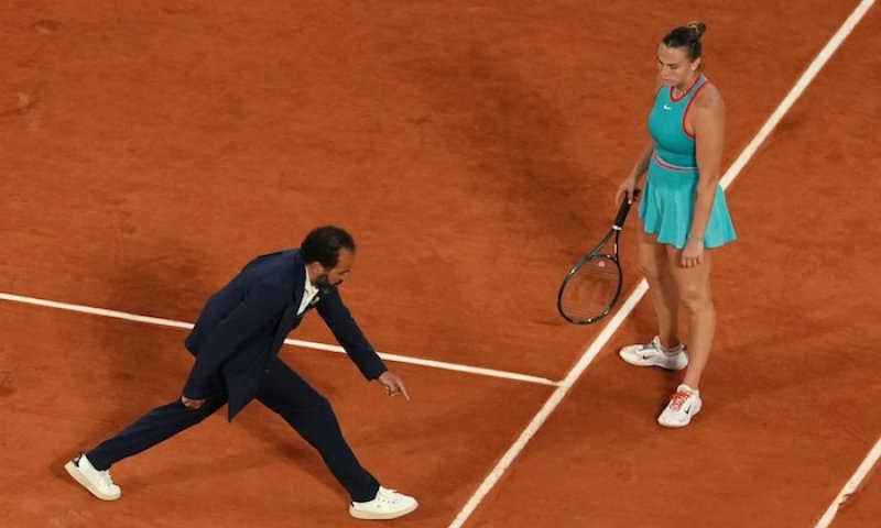 Legendární Navrátilová rozebrala finálové trápení světové jedničky Sabalenkové