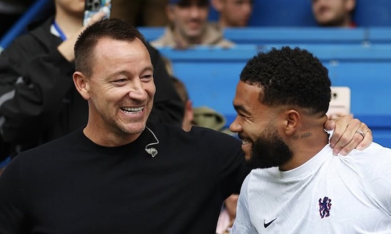 Terry žasne nad talentem Arsenalu. Londýnského teenagera Dowmana dokonce přirovnal k Messimu