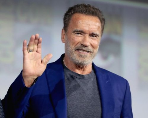 Arnold Schwarzenegger vysvětluje, proč se naturální sportovci nemusí bát vysokého příjmu bílkovin