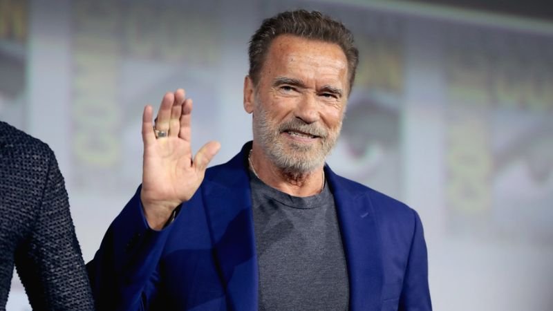 Arnold Schwarzenegger vysvětluje, proč se naturální sportovci nemusí bát vysokého příjmu bílkovin