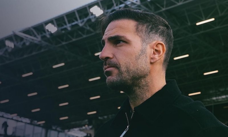 Modrá krev v žilách nestačí? Fabregas odpověděl na volání londýnských fanoušků