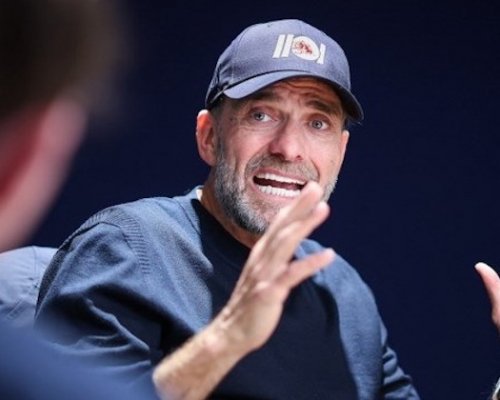 Klopp se pustil do FIFA. Přestávky na pití prý drží fotbal jako rukojmí