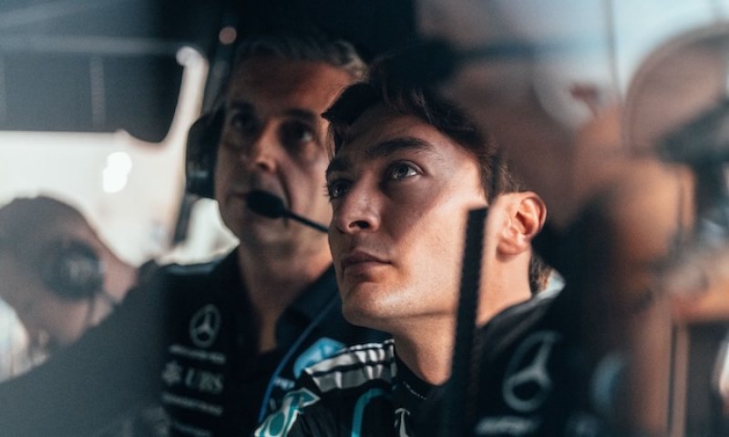 Russell udeřil jako první, Mercedes vyslal varování! Hamilton přišel o hodinu a půl testování