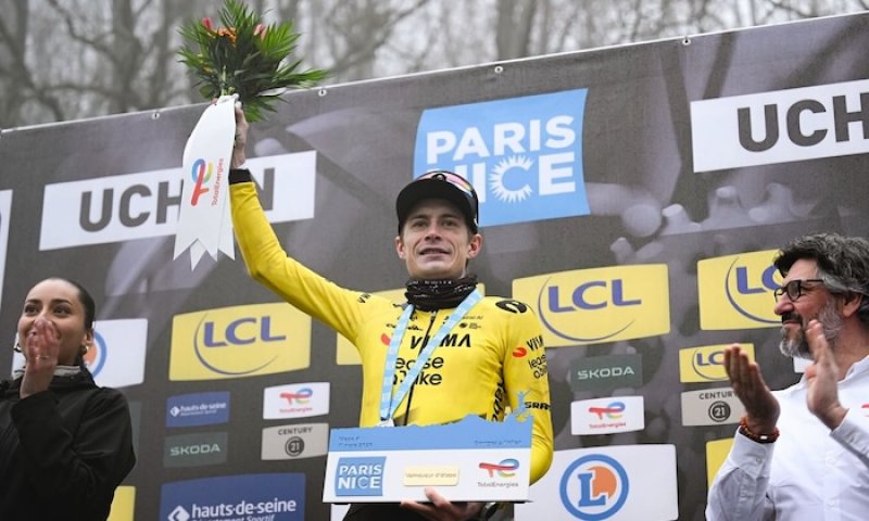 Bouře, pád a převrat v celkovém pořadí: Vingegaard otočil Paris-Nice. Po chaosu jasně ovládl horskou etapu a oblékl žlutý dres