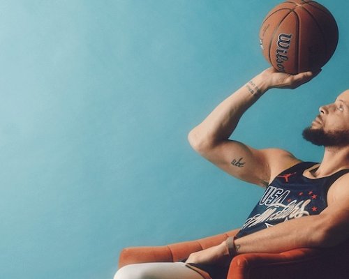 Tohle se ještě nestalo. Basketbalová síň slávy porušila kvůli Currymu 75 let starou tradici