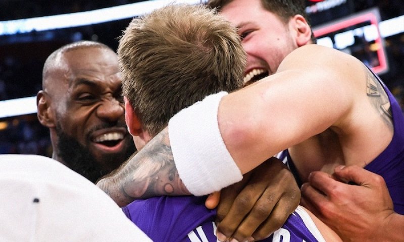 LeBron dál přepisuje historii NBA: 1 612 zápasů a rekord. Na jaká maxima ještě může zaútočit?