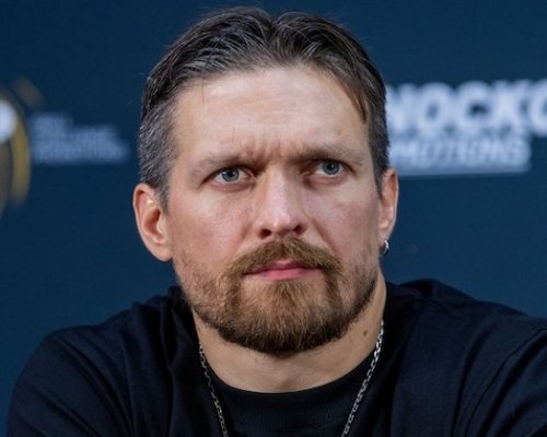 Boxer Usyk se vzdal svých titulů mistra světa těžké váhy. Toto není konec příběhu, dodal
