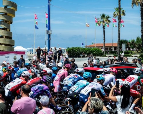 Giro d’Italia 2026: Program, trasa, nejtěžší kopce, etapy, výsledky, favorité a kde sledovat živě