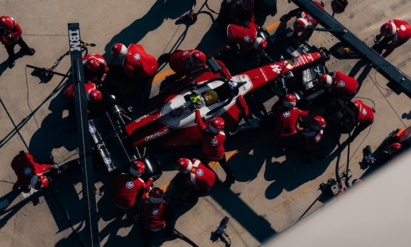 Na hraně pravidel: Ferrari musí zrychlit zavírání křídla, jinak mu hrozí diskvalifikace