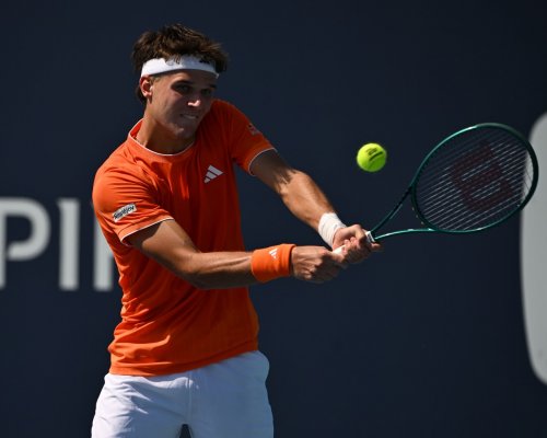 Menšík padl v semifinále, ale Paříž mu tleská. Zverev i Agassi ocenili český talent