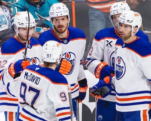 Oilers chtějí zachránit McDavidovu éru. Do hry vstoupil kontroverzní trenér