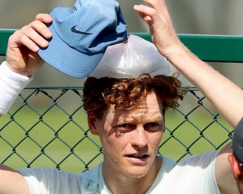 Sinner musel vrátit wimbledonskou trofej pár minut po triumfu, velí to pravidlo z 19. století