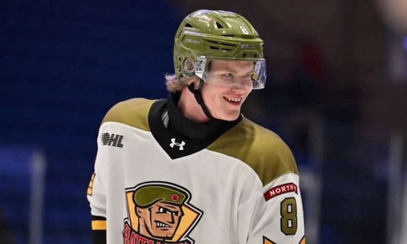 Jeho země nemá ani reprezentaci, ani ligu, přesto může překonat rekordního Cháru. Sharks draftovali 216 centimetrů vysokého moldavského obra