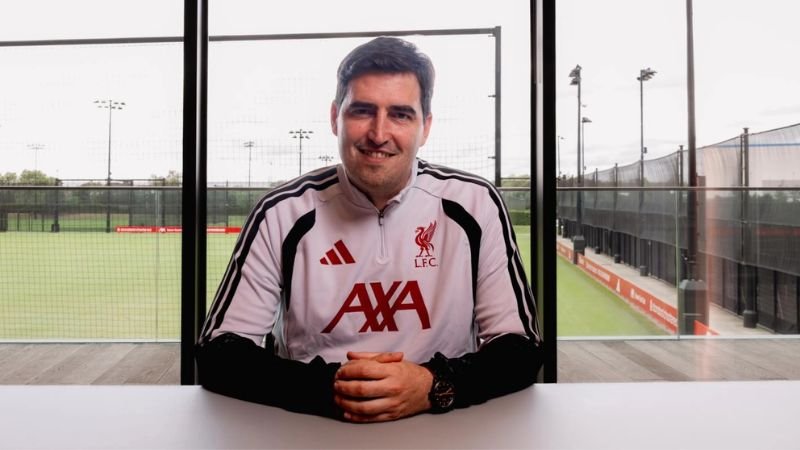 Liverpool stupňuje boj o marocký klenot, nadějný záložník však stojí pořádný majlant