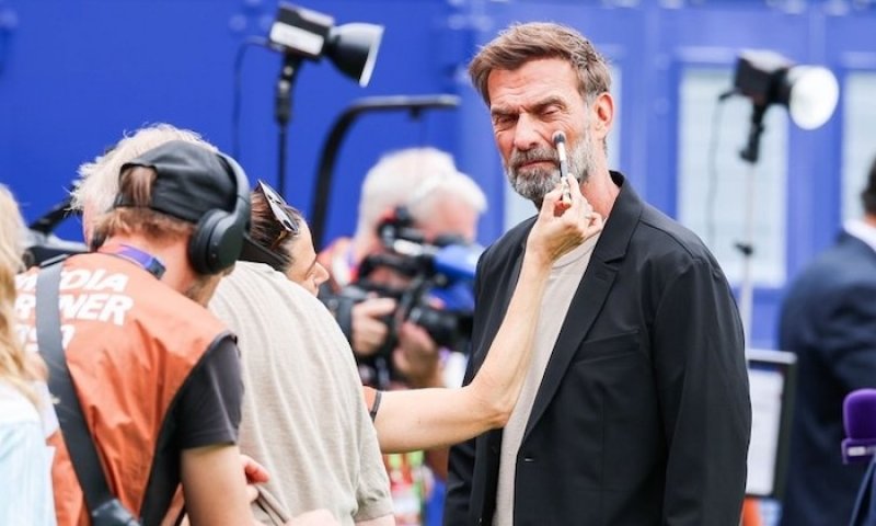 Těžké ultimátum pro celý národ. Klopp hrozí rezignací ještě před prvním výkopem