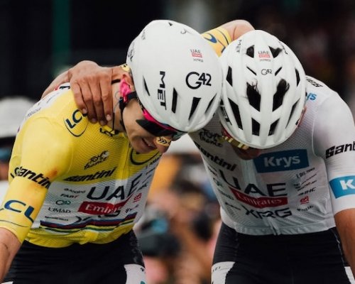 Pogačar dorovnal Merckxe i Induraina. Slavné Champs-Élysées ovšem ovládl Van der Poel