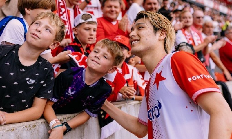 Ze Slavie do Bundesligy? Hashioka je krok od Mönchengladbachu