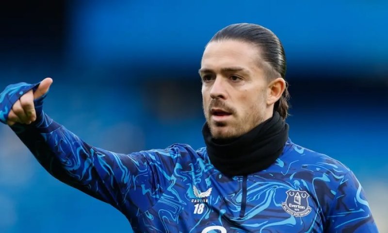Přestaňte plácat nesmysly, vzkázal fandům Grealish a vysvětlil, proč chybí na turné City