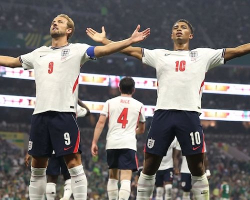 Kanonáda o bronz! Saka řídil hattrickem výhru Anglie, Mbappé i při prohře překonal Messiho rekord
