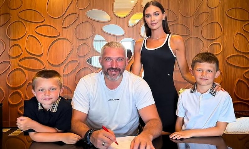 Messi a Ronaldo mu ukázali cestu. Ovečkina pak přesvědčila manželka i synové Sergej a Ilja