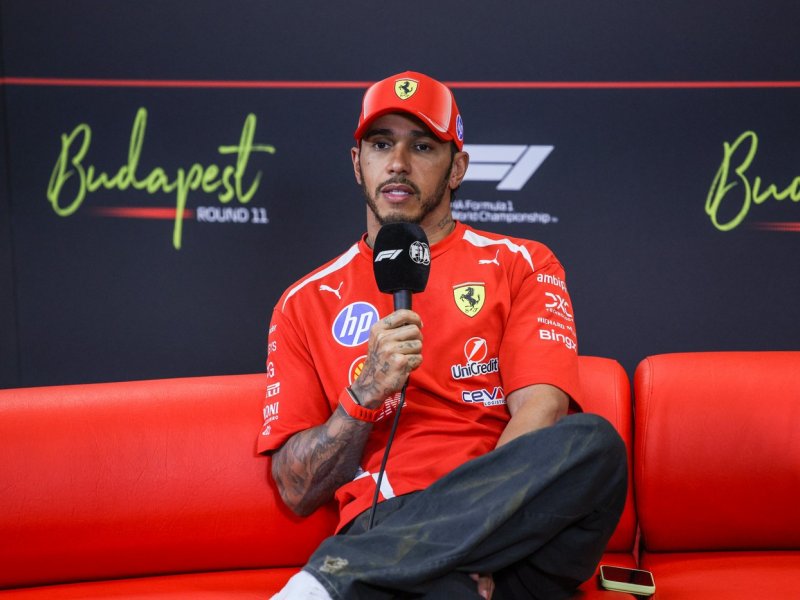 Hamilton už nic neskrývá a otevřeně kritizuje Ferrari. Někdo brzy může z kola ven