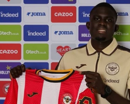 Doufám, že se West Ham brzy vrátí tam, kam patří, loučil se bývalý obránce Slavie. Nyní bude sloužit Brentfordu