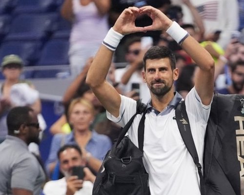 Djokovič se vrací na místo, kde dvakrát hrál finále s Federerem. Tentokrát jde o rekord