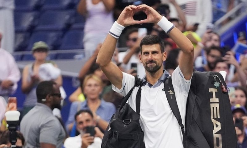 Djokovič se vrací na místo, kde dvakrát hrál finále s Federerem. Tentokrát jde o rekord