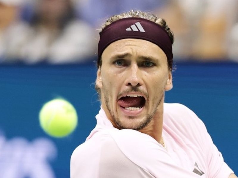 Sinner musel ze hry, Zverev převzal trůn. Kolik váží jednička vybojovaná bez rivala?
