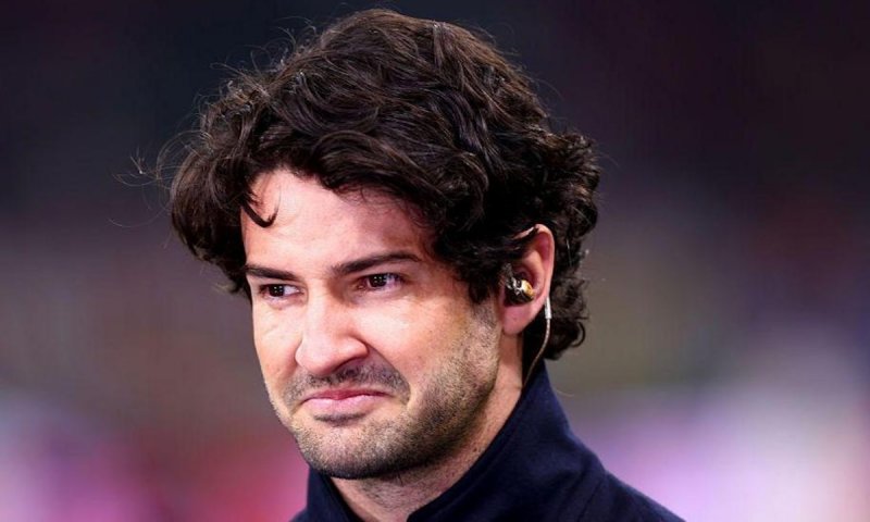 Pato míří do vedení Northamptonu. Brazilská legenda je součástí skupiny, která chce převzít klub