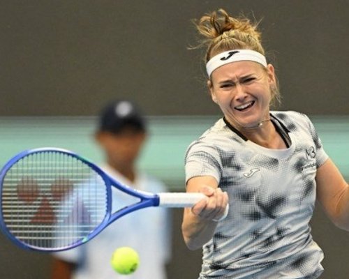 Bouzková prolétla prvním kolem jako uragán. Dánka vydržela jen deset gamů a vzdala