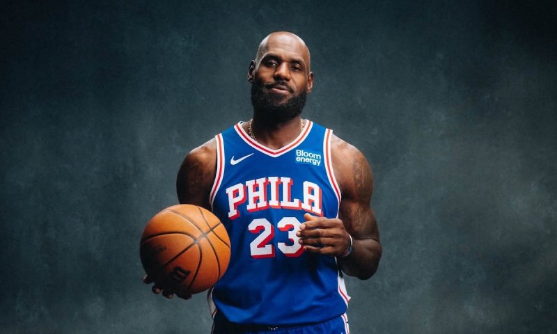 Philadelphia chtěla srdcaře, dostala miliardáře s vrtulníkem. Jeho pravidelné lety do New Yorku fanouškům zvedají tlak