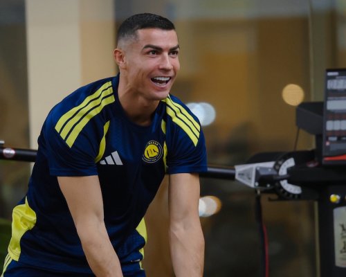 Kvaratskhelia zažívá fotbalové peklo."To nejlepší tě teprve čeká," poslal mu silný vzkaz Ronaldo