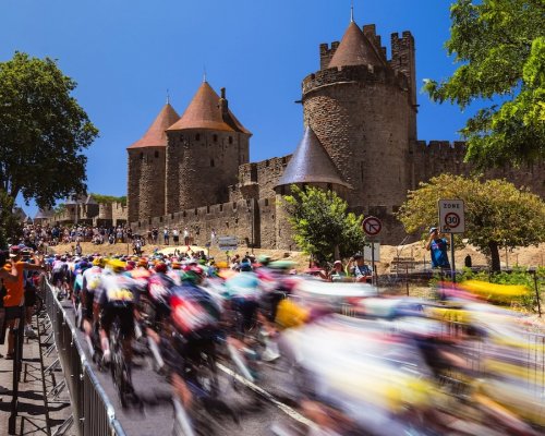 Pyreneje budou nemilosrdné! Tour 2027 odstartuje ve Skotsku, rozhodnout může etapa s převýšením 5400 metrů