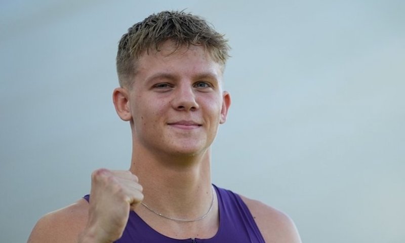 Rekordy mu nestačí, sbírá už i prestižní trofeje. Rada byl vyhlášen největší mladou nadějí Evropy