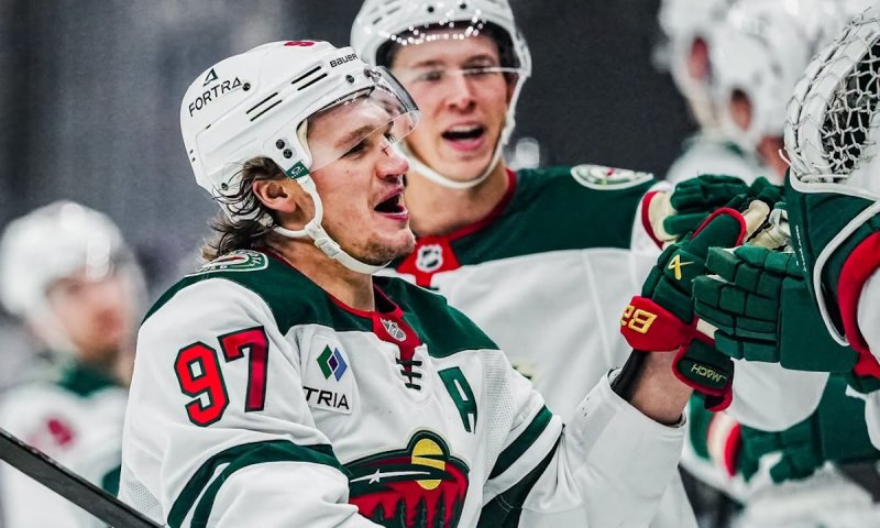 Čtrnáct zápasů, čtrnáct gólů. To, jak Kaprizov rozjel sezonu, nezažila NHL dobrých 30 let