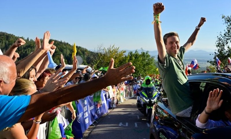Cyklistický Oscar zná své favority. Pogačar může triumfovat už počtvrté, cena pro Volleringovou je jen formalita