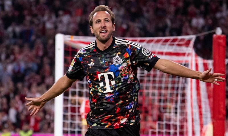 Z Bayernu do MLS a potom mezi tyče NFL? Amerika láká Kanea za Messim