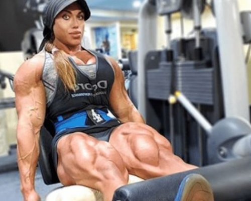 Nejmohutnější žena planety odhodila stud. Z gigantických stehen běhá mráz po zádech